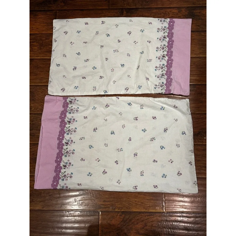 Vintage Floral Pillowcase Set Standard 31x20 80s Flowers Pink Purple Cottagecore